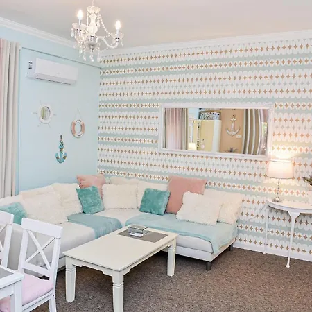 Holly Vendeghaz Hajdúszoboszló