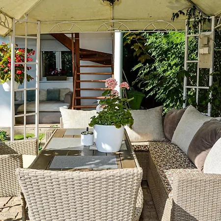 Holly Vendeghaz Apartament