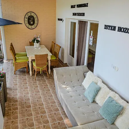 Holly Vendeghaz Hajdúszoboszló