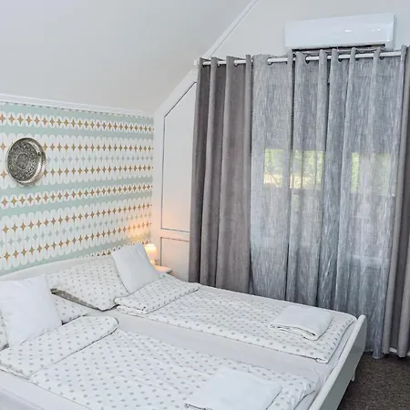 Holly Vendeghaz Hajdúszoboszló