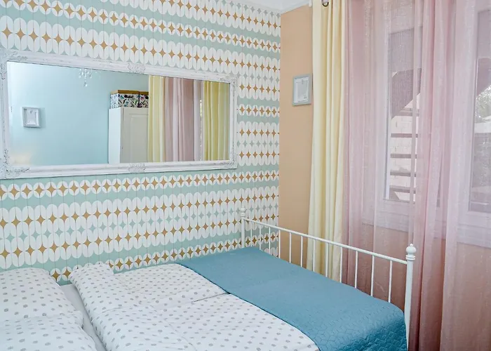 Holly Apartman *