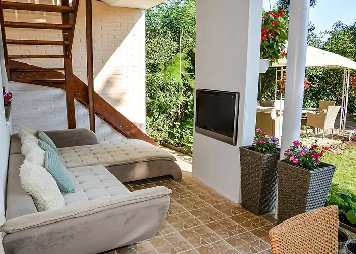Holly Apartman